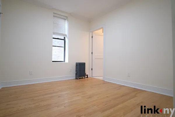 Rented by Link NY Realty | media 10