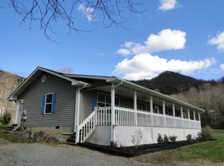 2737 Clabo Rd, Sevierville, TN 37862