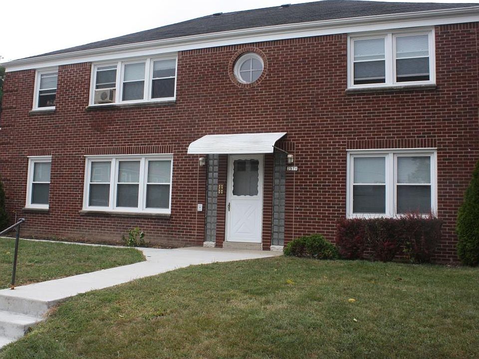 1st image of 2571 N Wauwatosa Ave