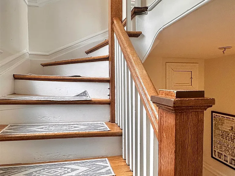 100 Hauxhurst Ave #1 — Photo 22