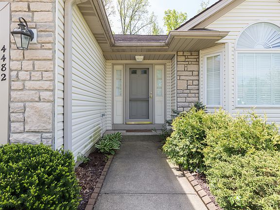 3rd image of 4482 Stone Creek Dr