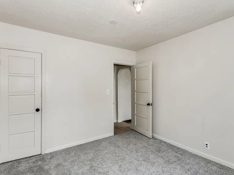 1809 N Market St — Photo 8