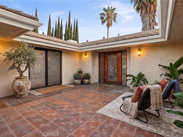 10307 Donna Ave