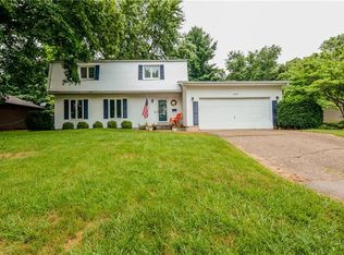 664 Crestline Dr, Decatur, IL 62526