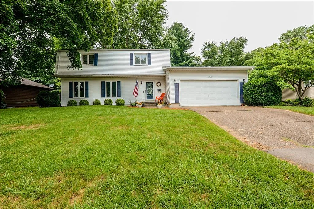 664 Crestline Dr photo 1