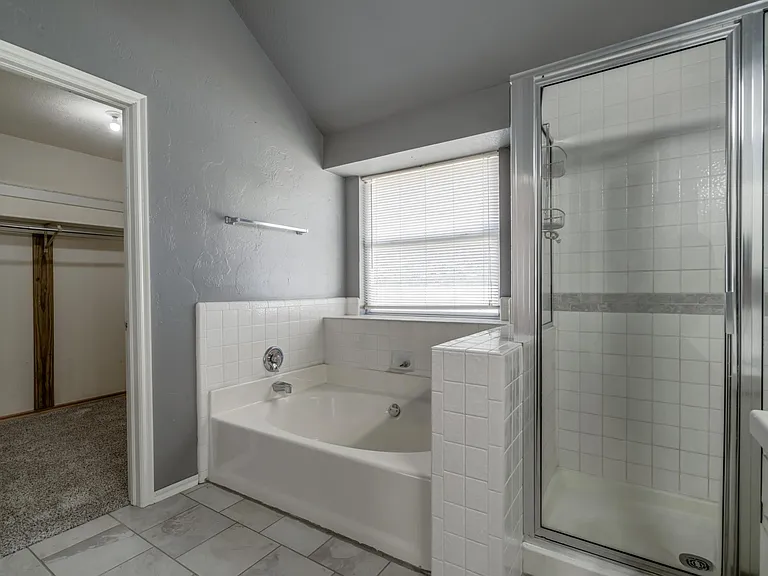 1812 Pebble Creek Blvd — Photo 27