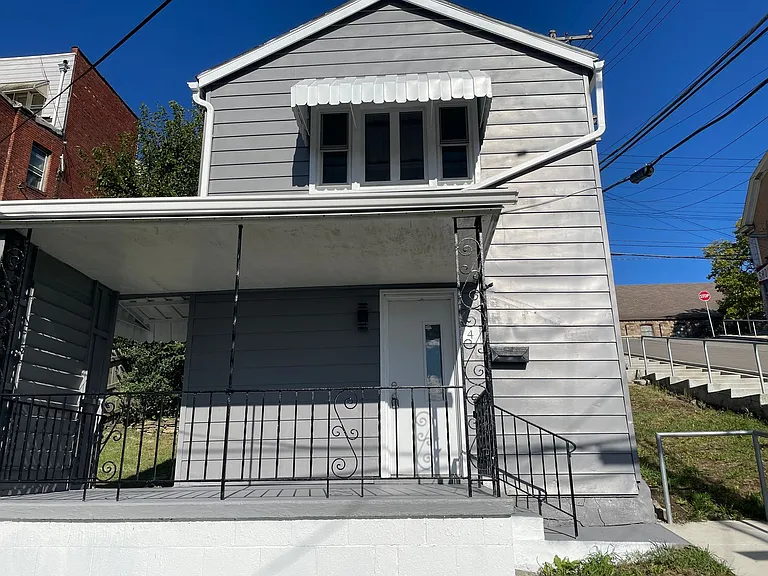 4 Copperfield Ave — Photo 1