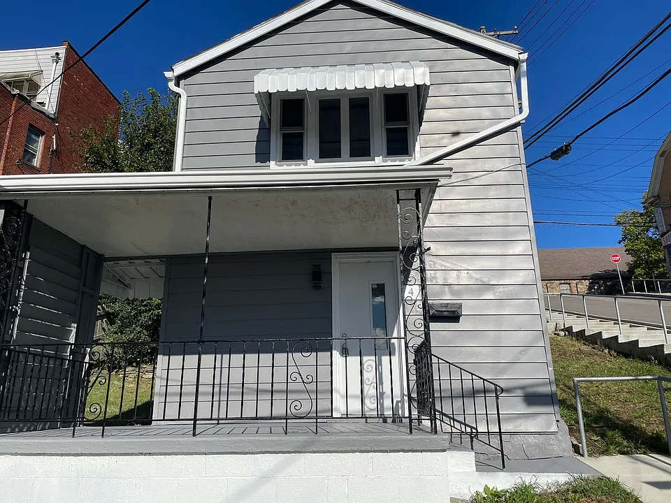 4 Copperfield Ave