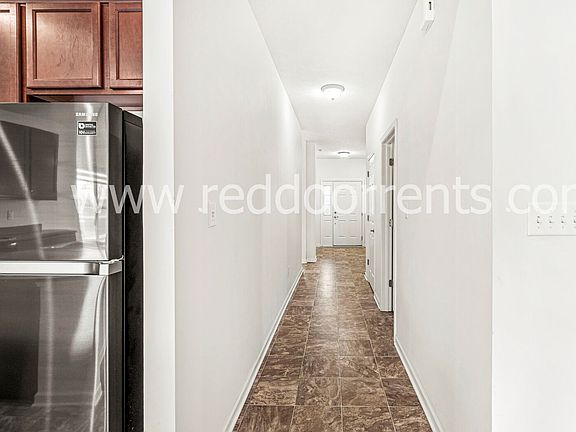 3rd image of 692 N Granite Dr