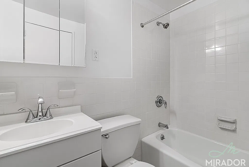 132 East 45th Street — Photo 4