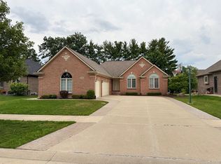 16152 Kingsway Dr, Macomb, MI 48044