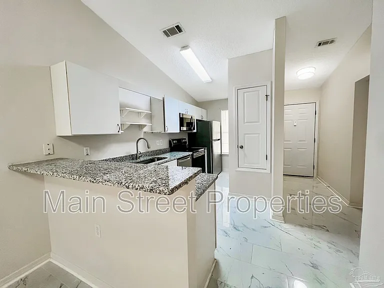 8124 Heirloom Dr — Photo 2
