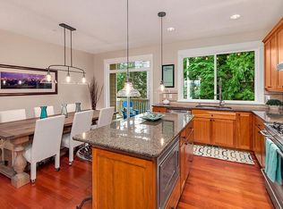 121 Shy Bear Way NW, Issaquah, WA 98027