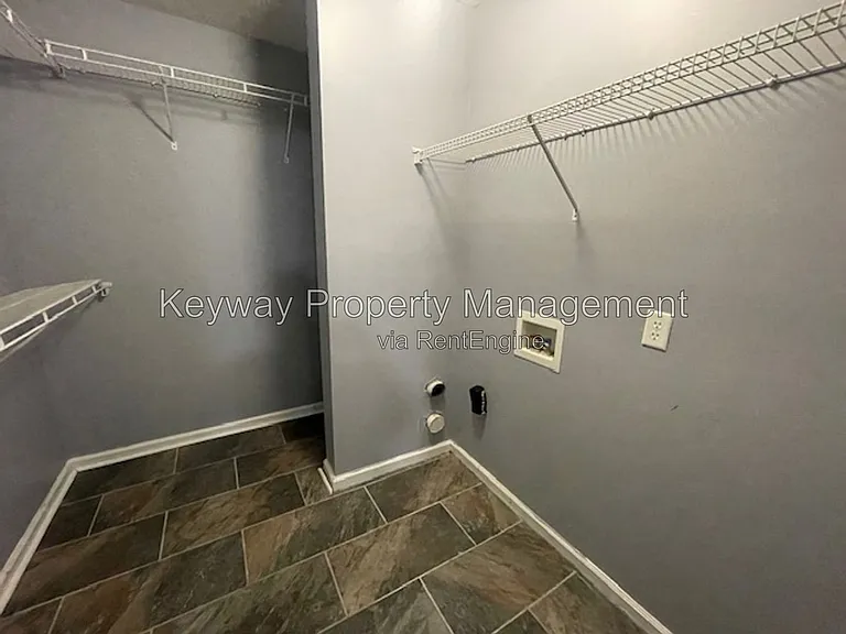 1224 Longpoint Dr — Photo 9
