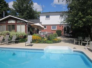 2124 Chaucer Dr, Ann Arbor, MI 48103