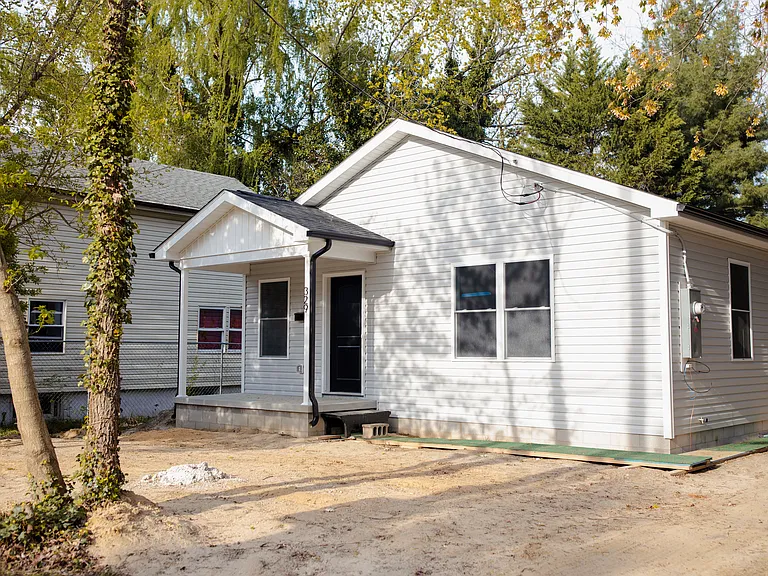520 N Porter St — Photo 1