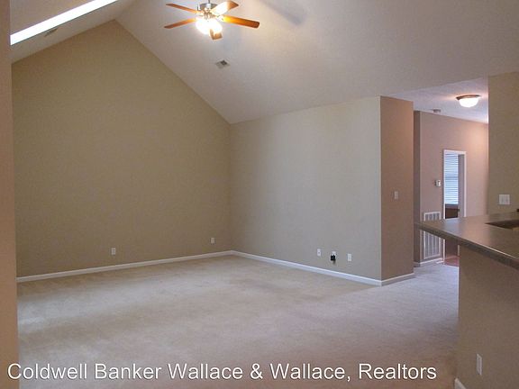 4th image of 923 Webster Groves Ln