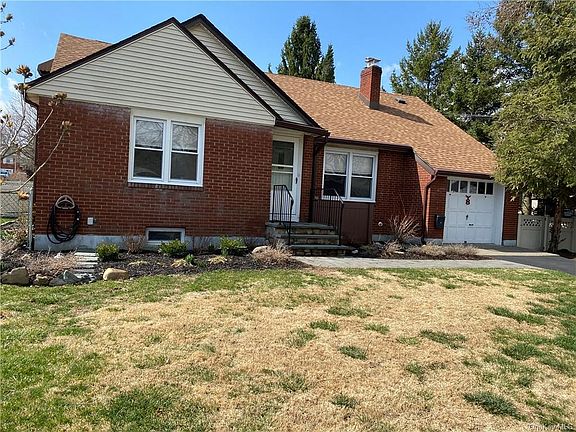 3rd image of 8 Paula Ct