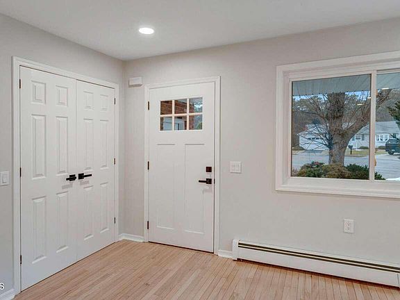 5th image of 12 Kelowna Court