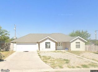 101 Fawn Dr, Del Rio, TX 78840