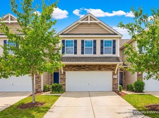 872 Summerlake Dr, Fort Mill, SC 29715