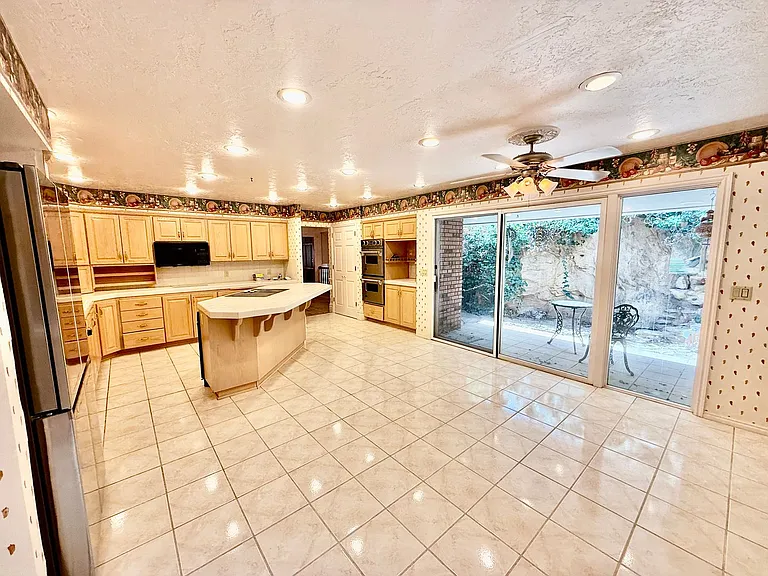 1415 Hopi Cir — Photo 11