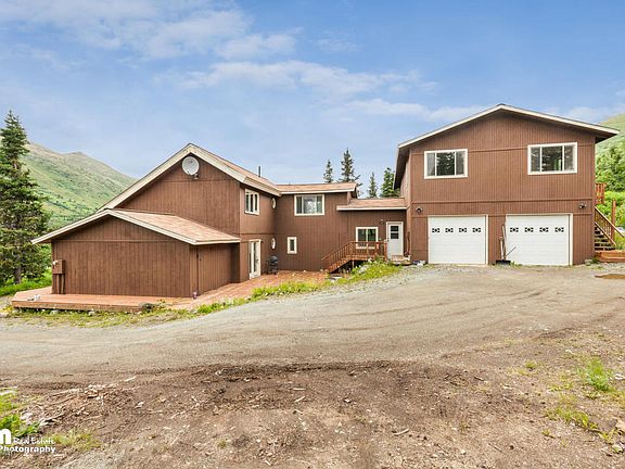 2nd image of 2021 S River Dr