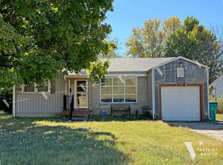 1478 E Pythian St, Springfield, MO 65802
