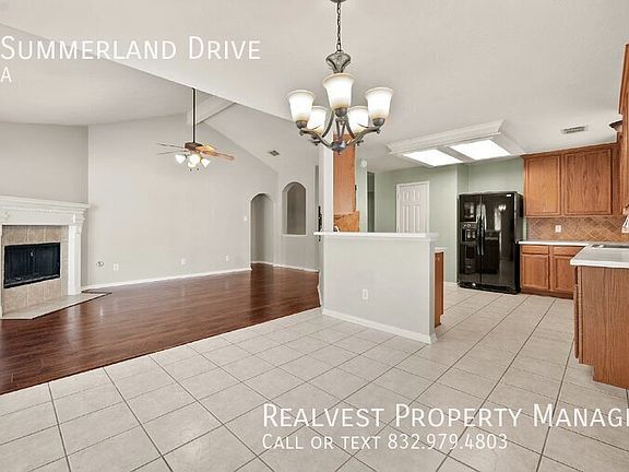 4th image of 3235 Summerland Dr