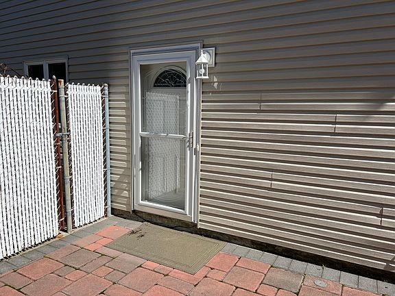 3rd image of 111 Ramona Ave #1