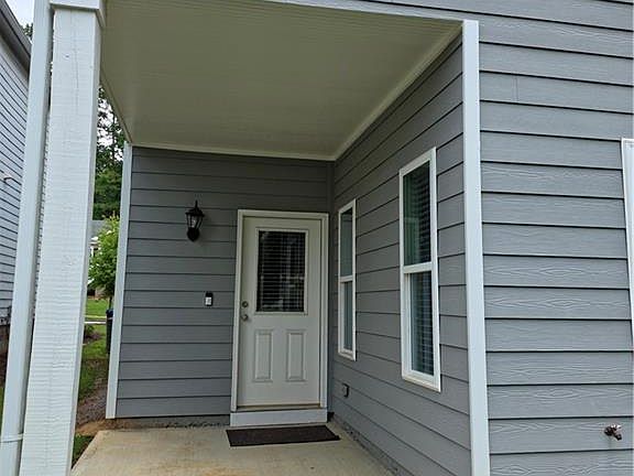 4th image of 430 Village Creek Dr #B