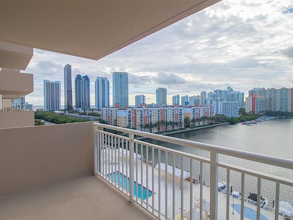 4th image of 250 174th St APT 1118