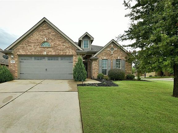 3rd image of 12524 Saratoga Springs Cir