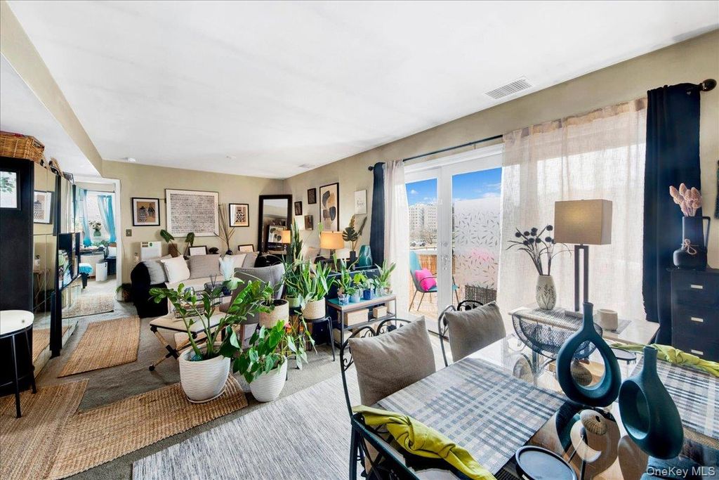 37 Harbor Lane #2A, New Rochelle, NY - View 3