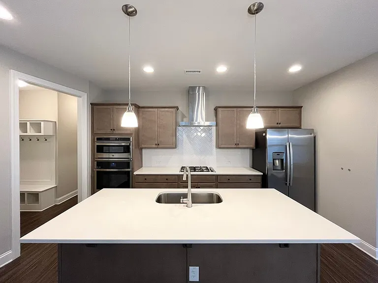 1002 Greatland Rd — Photo 5