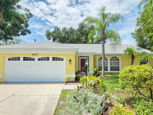 4667 Hamlets Grove Dr, Sarasota, FL 34235