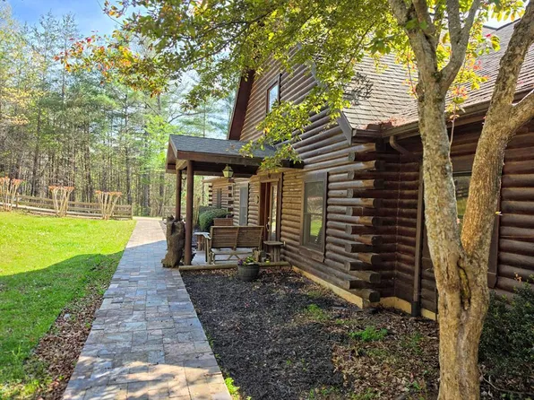 978 Ashley Ln, Young Harris, GA 30582