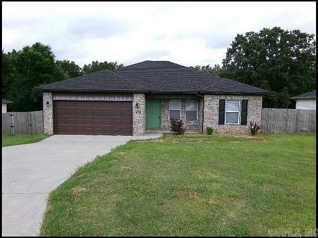 209 Sparrow Rd — Photo 1