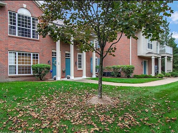 2nd image of 17209 Chesapeake Cir #1