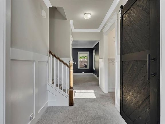 4th image of 108 Madison St