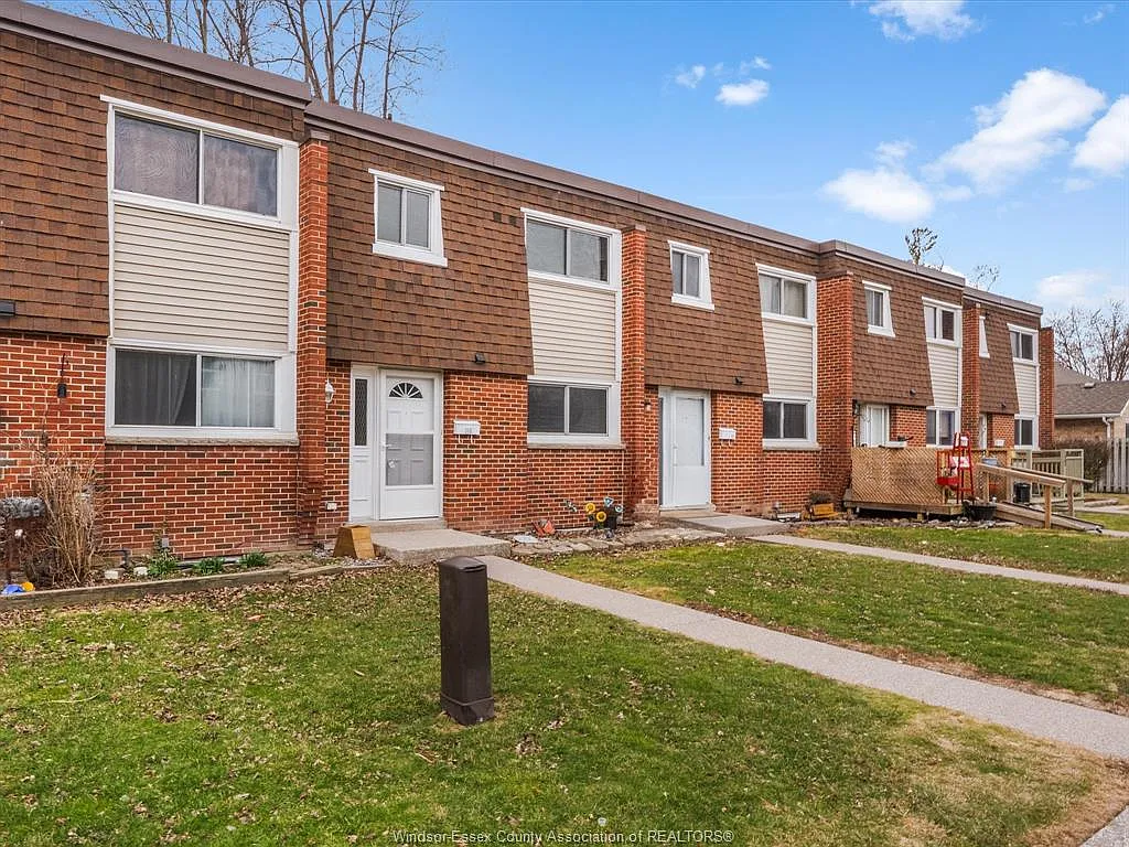 116 Cranbrook Ct photo 1