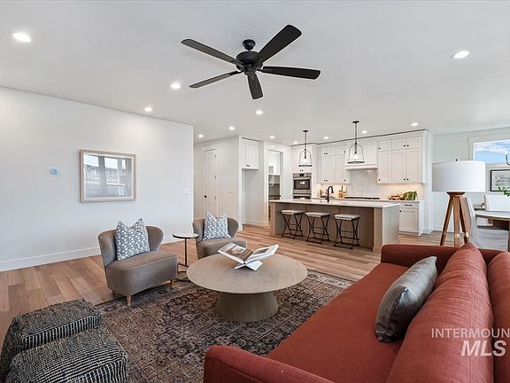 3rd image of 6995 W Mattawa St