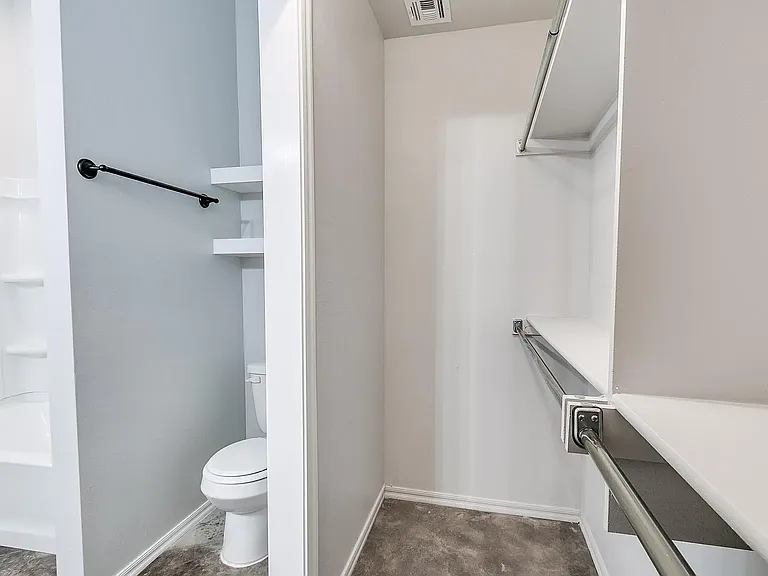 935 Coles Creek Ln #935 — Photo 5