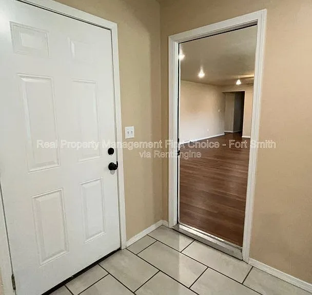 16 Charmont Dr — Photo 26