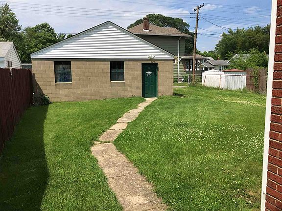 4th image of 3417 Mishawaka Ave