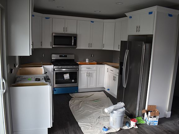 3rd image of 295 S Douglas Ave