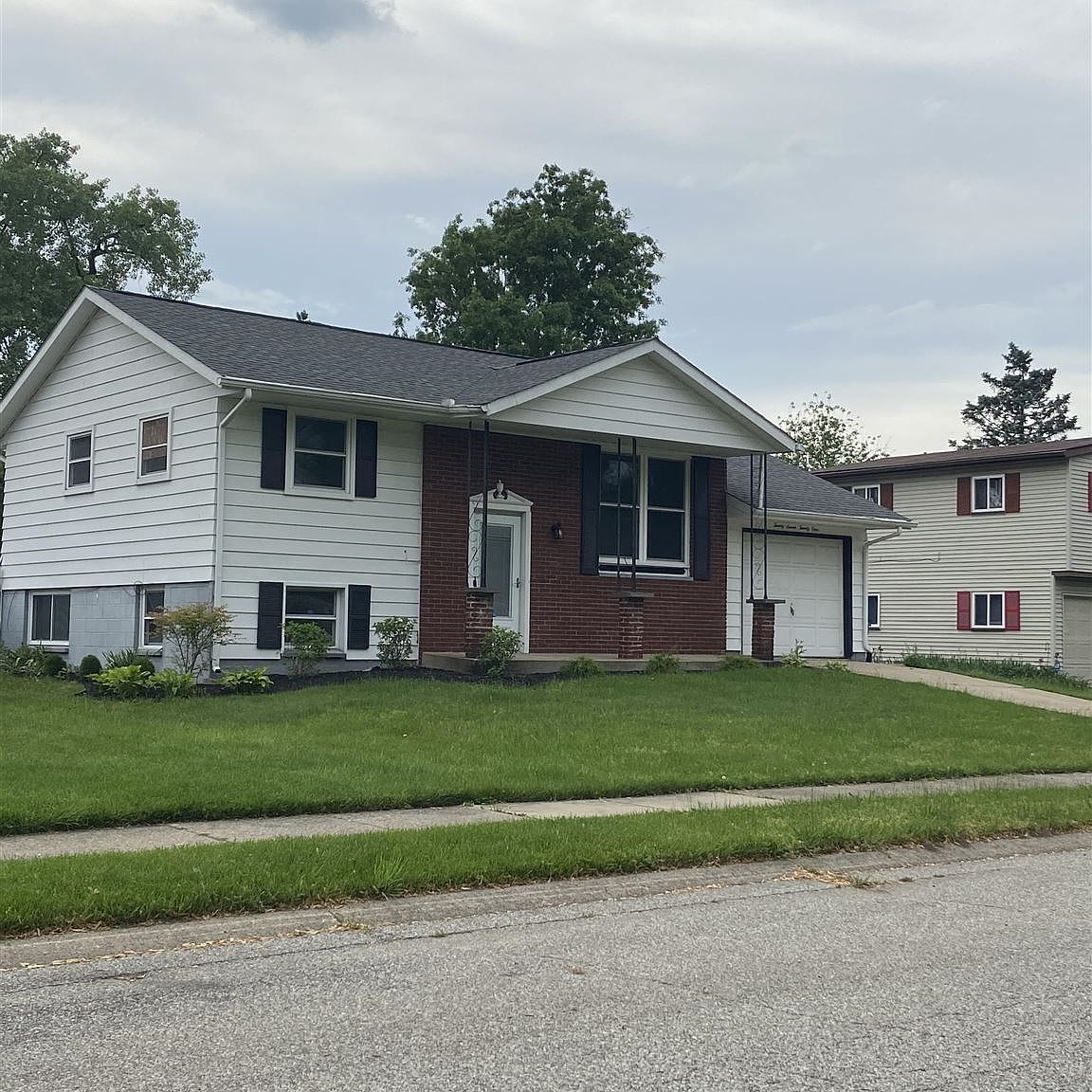 2721 Schumacher Dr Mishawaka In Zillow