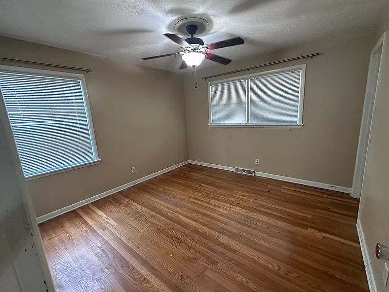 11316 Maplecrest Dr SE — Photo 19