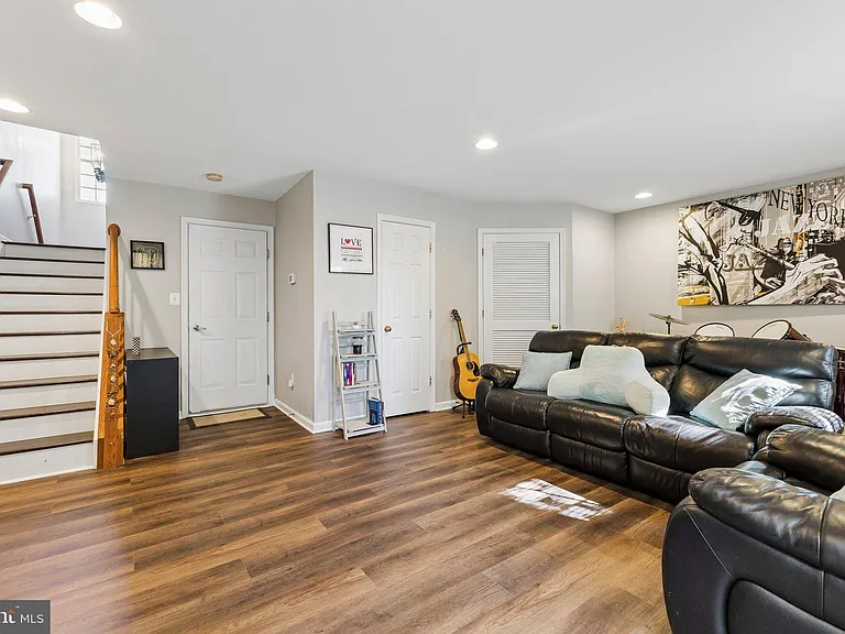 12047 Kemps Landing Cir — Photo 2