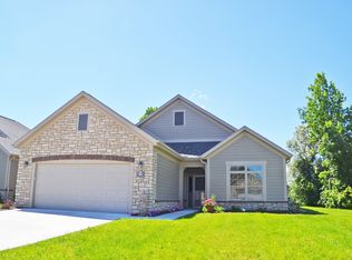 983 Peonies Dr, De Pere, WI 54115